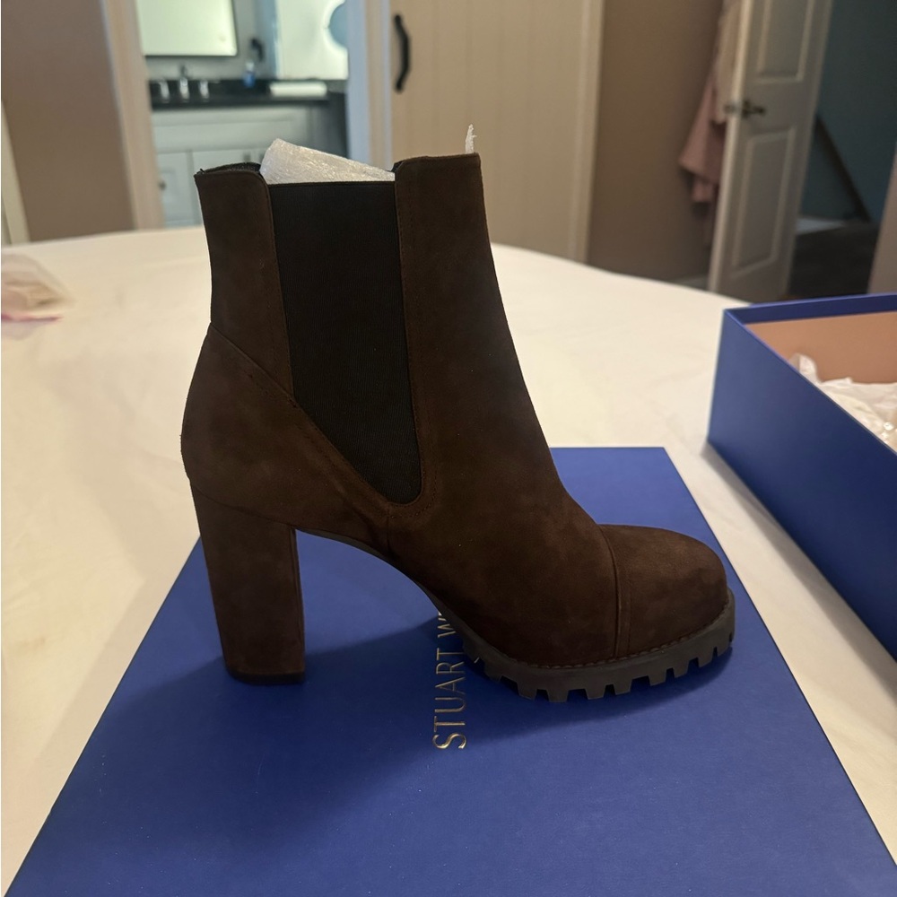 Stuart Weitzman Brown Ankle Boots with Chunky Heel and Elastic Side Panels